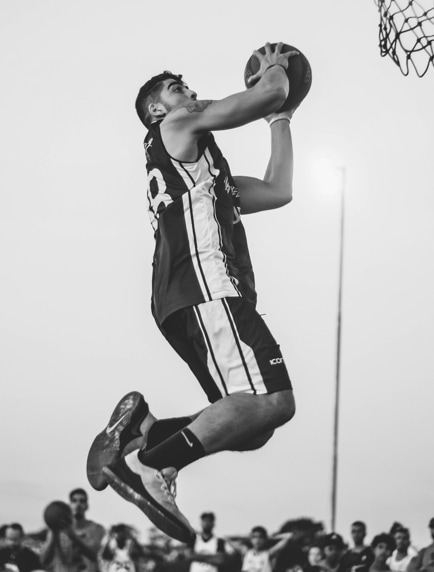 professional basketball players1.jpg